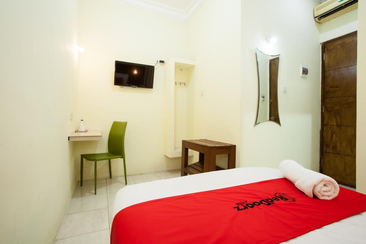 Reddoorz Near Marvel City Mall Wonotjolo Exterior foto